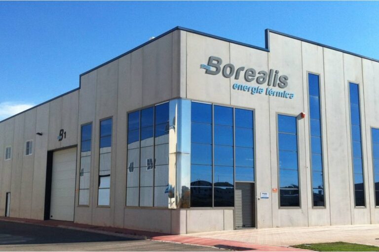 Fábrica de climatización Borealis Ahorro energético en equipos de climatización de piscinas y empresa